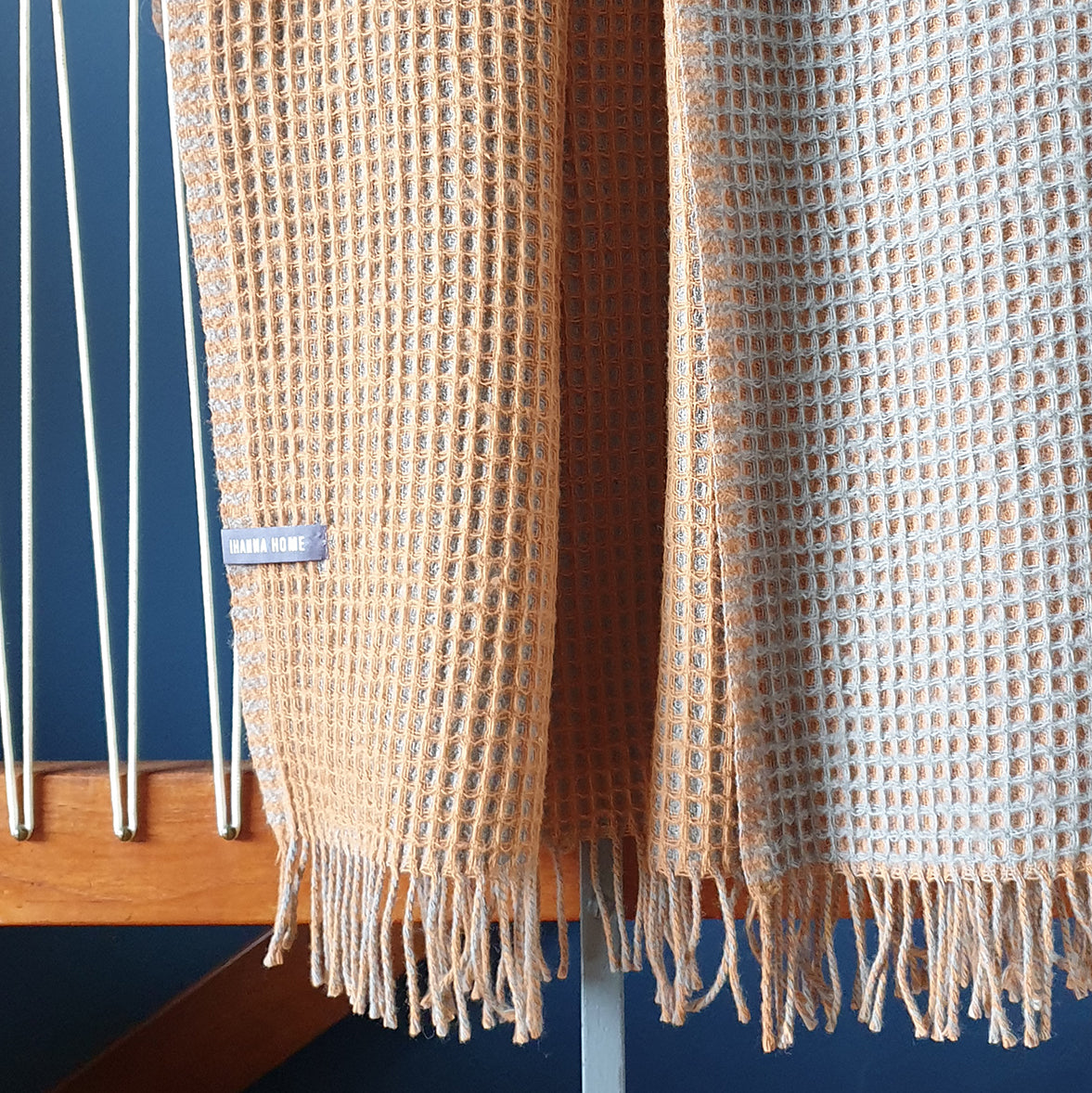 Vöfflur Ullarteppi blátt / beige