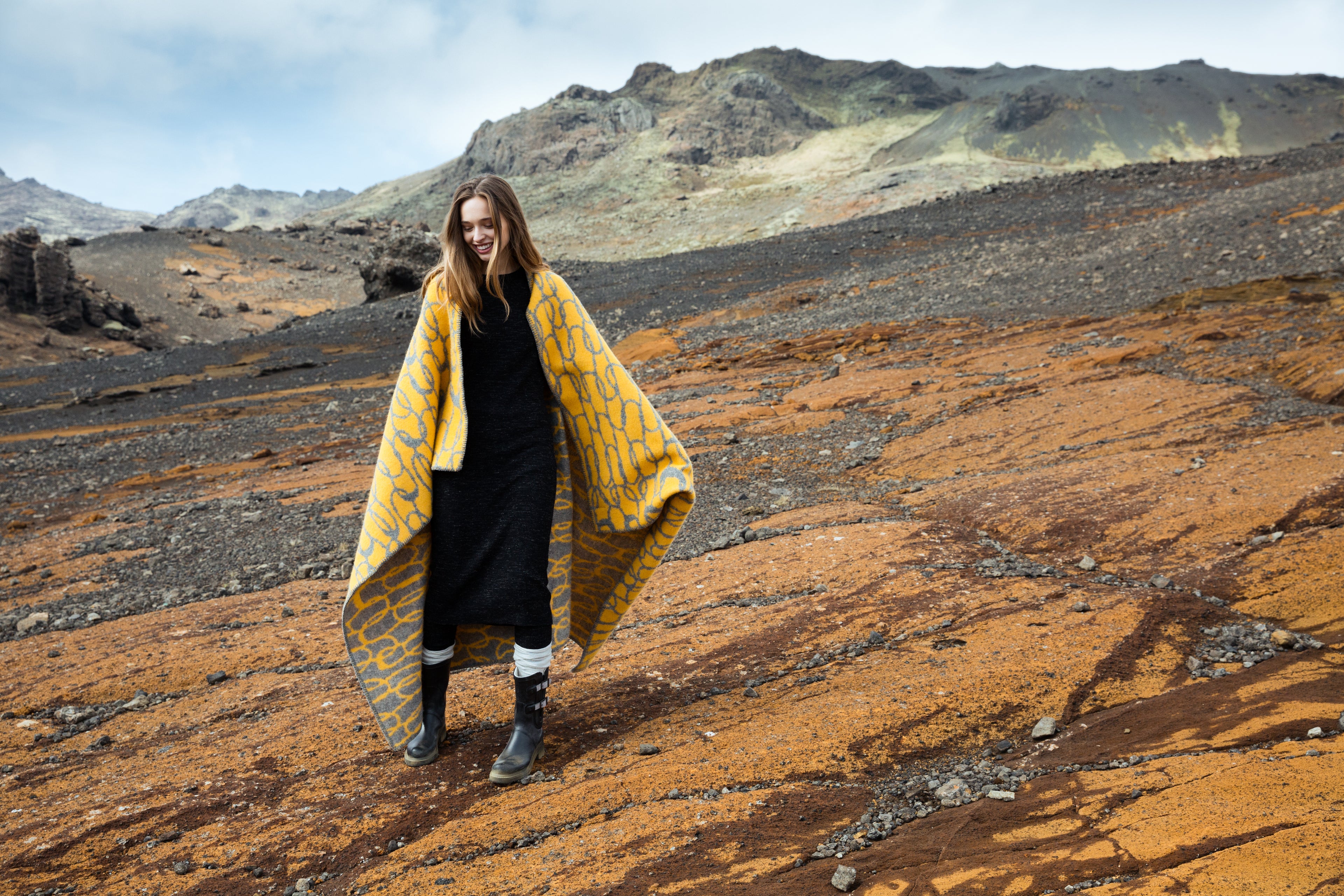 Loops Ullarteppi gult / grátt