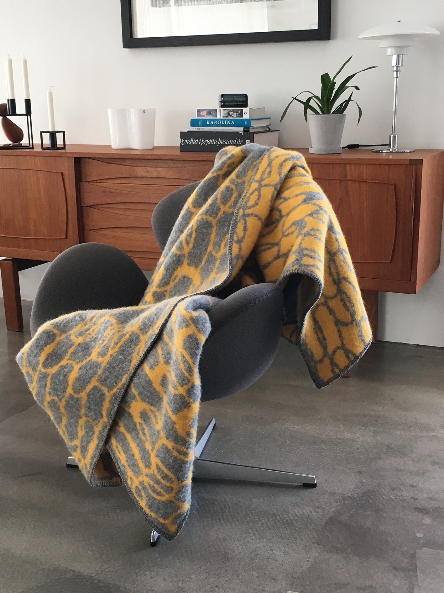 Loops Ullarteppi gult / grátt