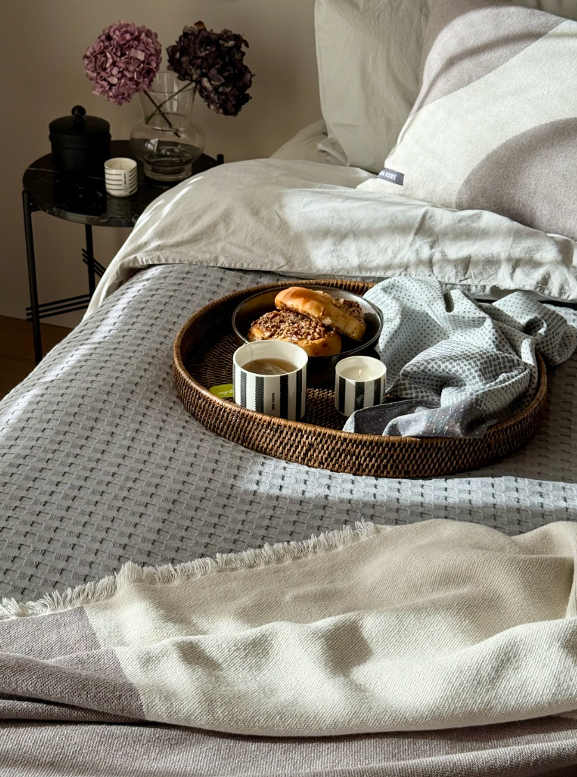 Skjól Rúmteppi grár