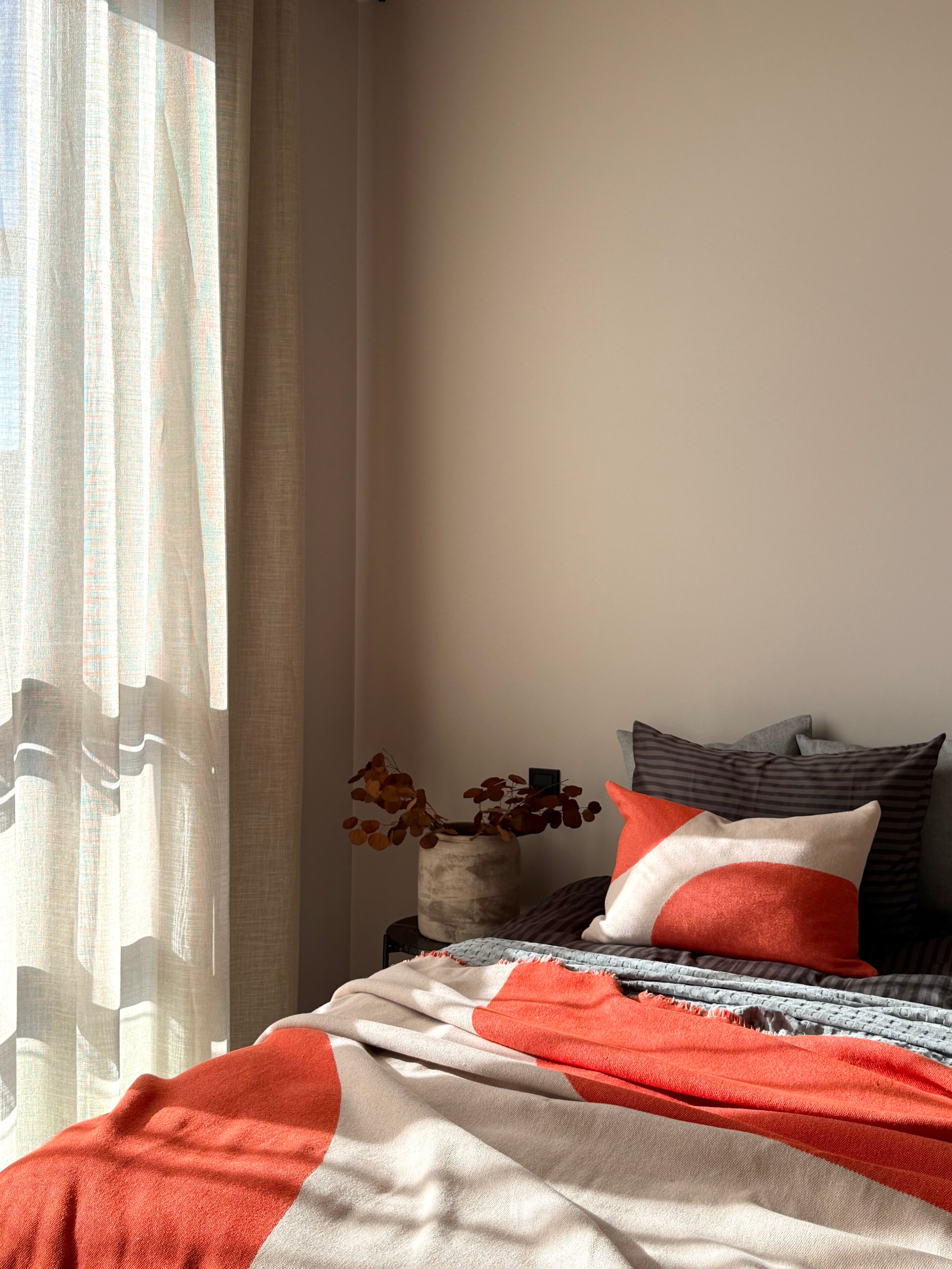 Bogar cushion grey / natur