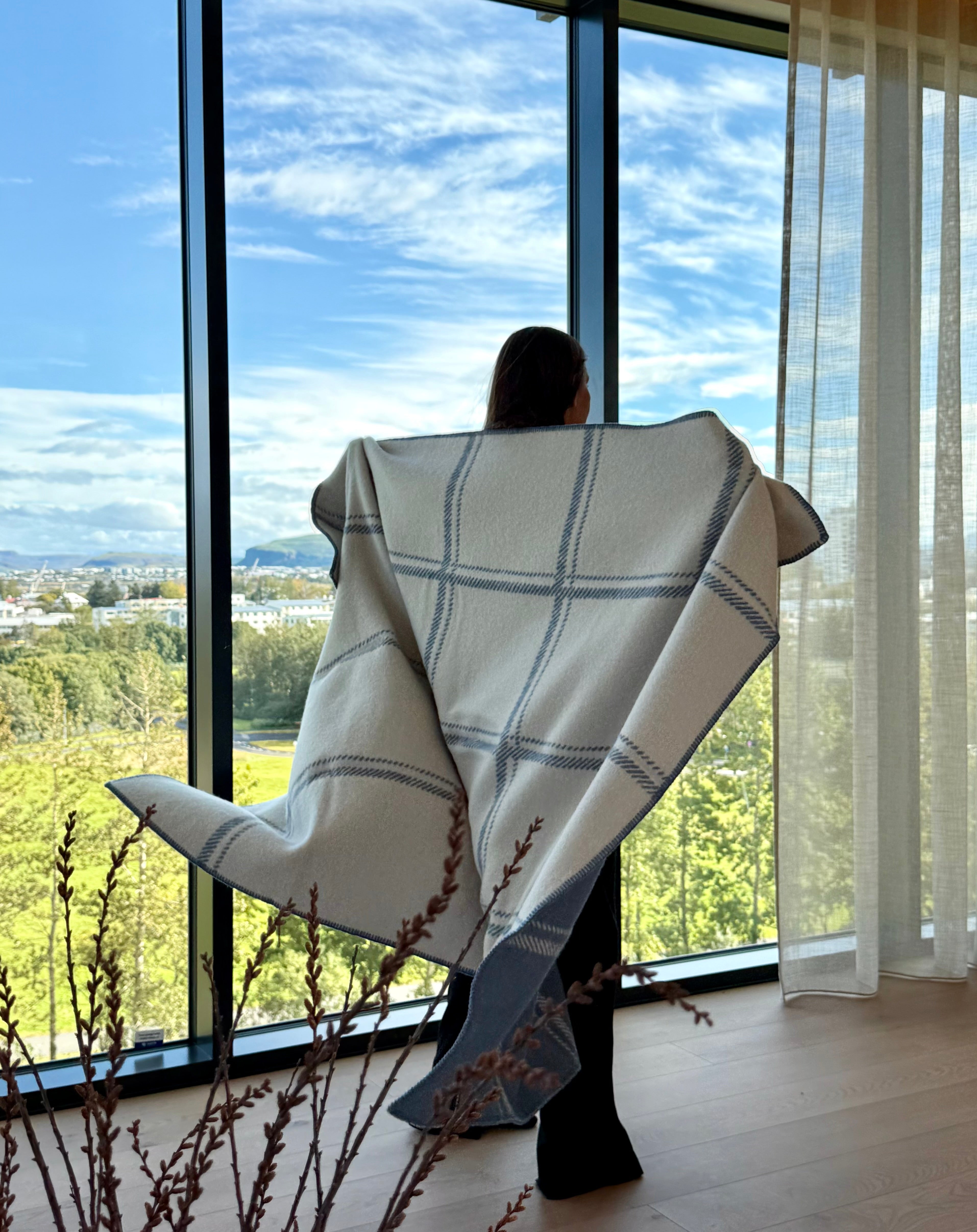 Bústaður Ullarteppi blátt / beige