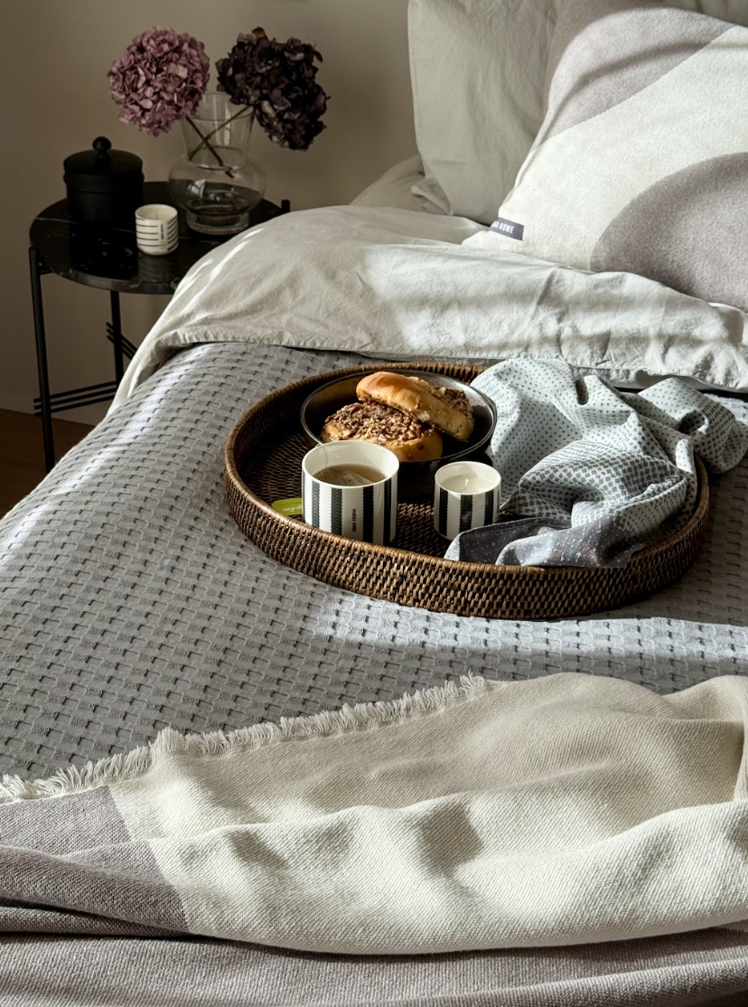 Skjól Rúmteppi grár