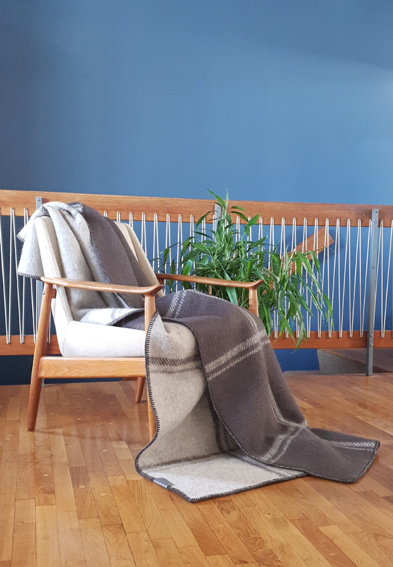 Bústaður Ullarteppi grátt / beige