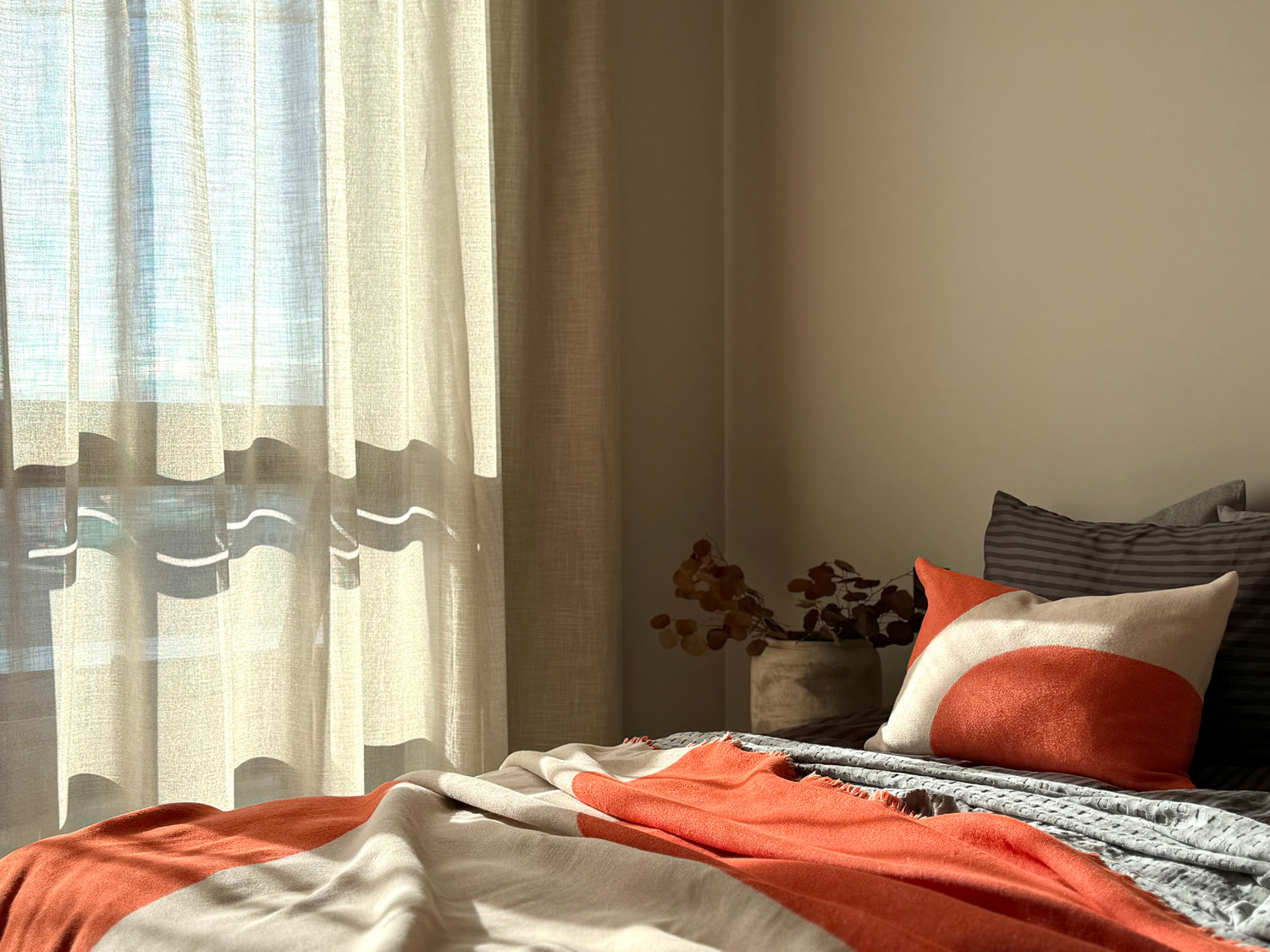 Bogar púði grár / natur