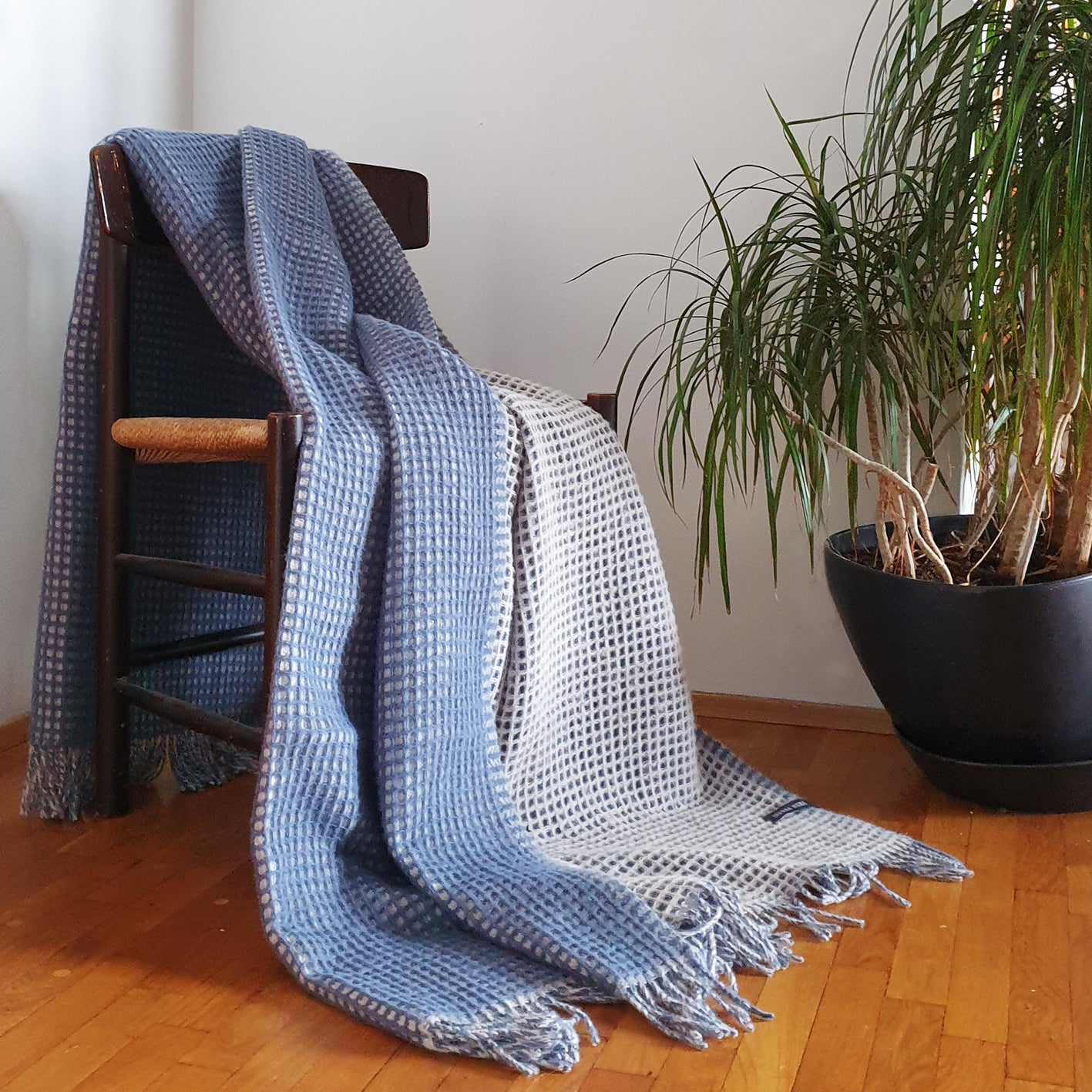 Vöfflur Ullarteppi blátt / beige